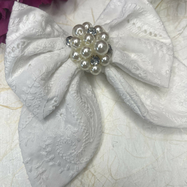 Kids Hair Clip: Classic White