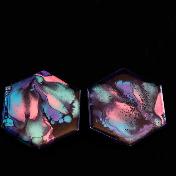 Hexagonal acrylic pour refrigerator magnets