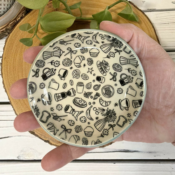 Coffee & breakfast patterned ring dish with aqua rim