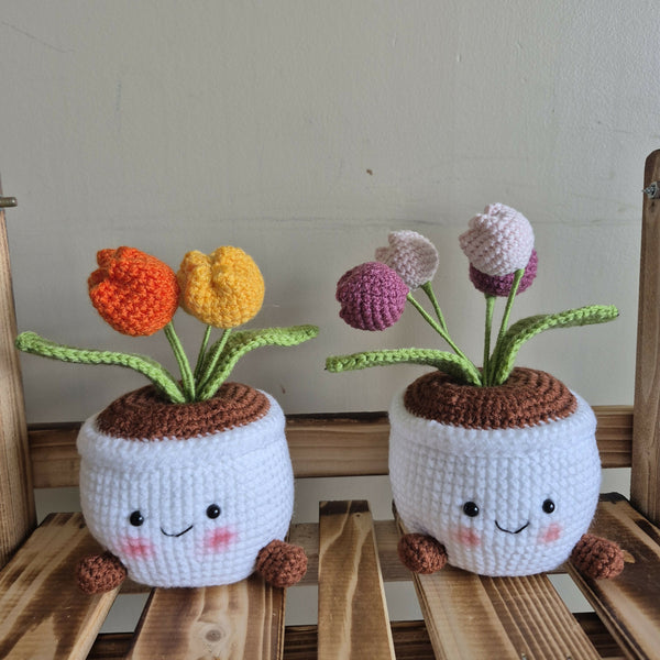 Crochet Tulip Pot