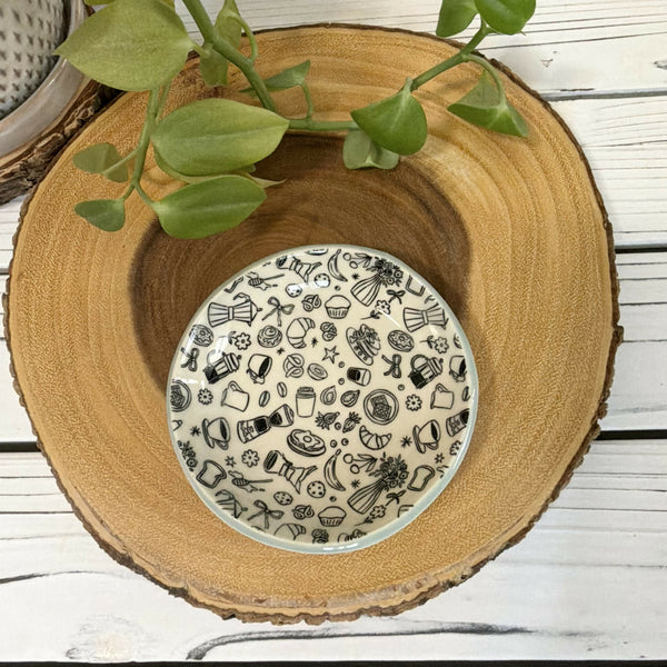 Coffee & breakfast patterned ring dish with aqua rim