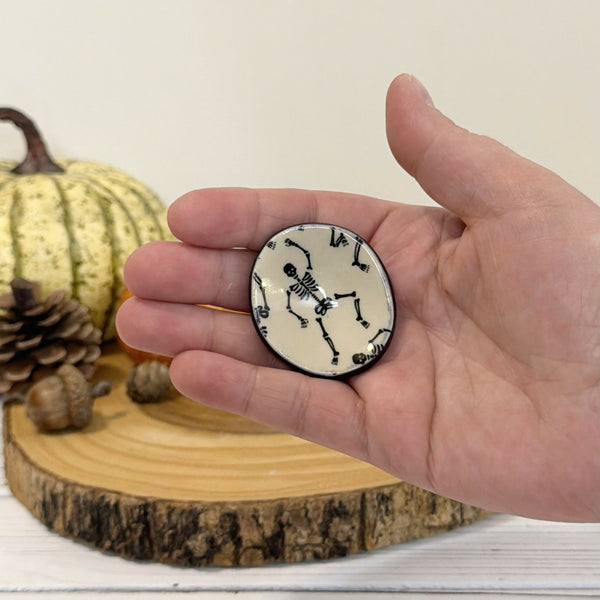Skeleton Calming stone with dark purple rim