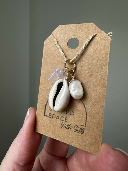 Cowrie & Freshwater Pearl Kindle Charm