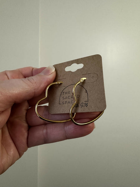 Medium Heart Hoops - Gold