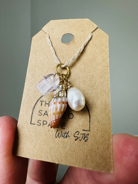 Conch Shell & Freshwater Pearl Kindle Charm