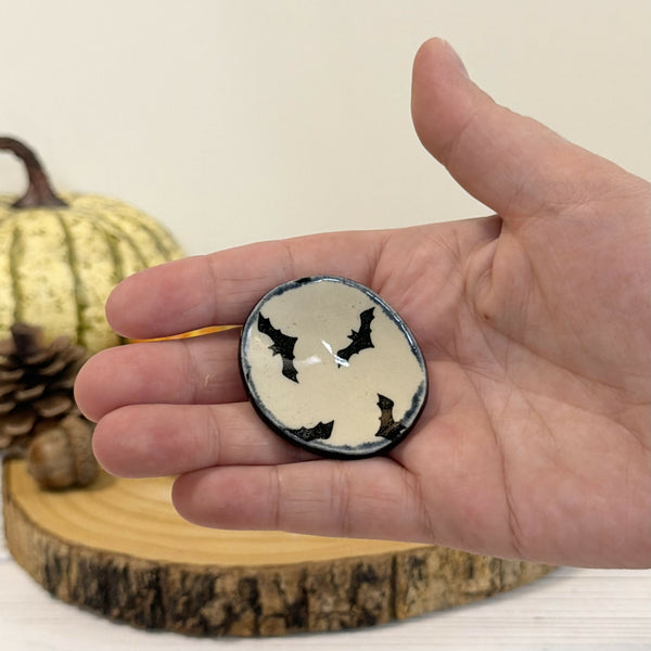 Bat Calming stone with black rim