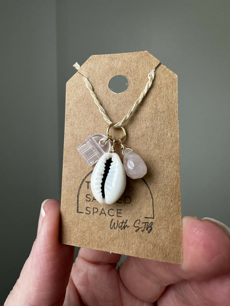 Cowrie & Rose Quartz Kindle Charm