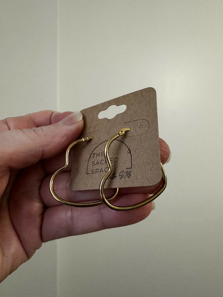 Medium Heart Hoops - Gold