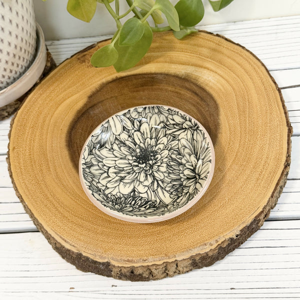 Pink ring dish with daisy pattern