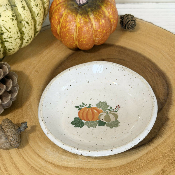 Pumpkin pattern speckled white ring