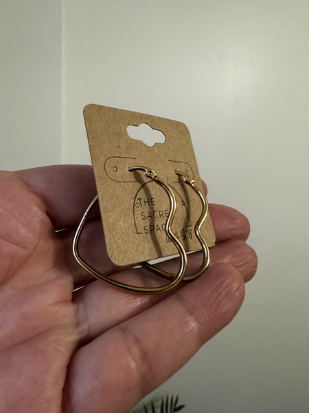 Medium Heart Hoops - Gold