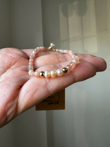 Freshwater Pearl & Peach Moonstone Bracelet