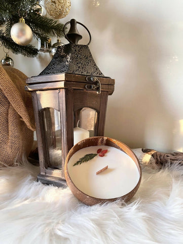 Mistletoe - Wood Wick Coconut Bowl Candle