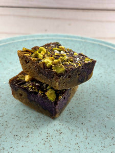 BLONDIE BAR ube marble with pistachio-sea salt